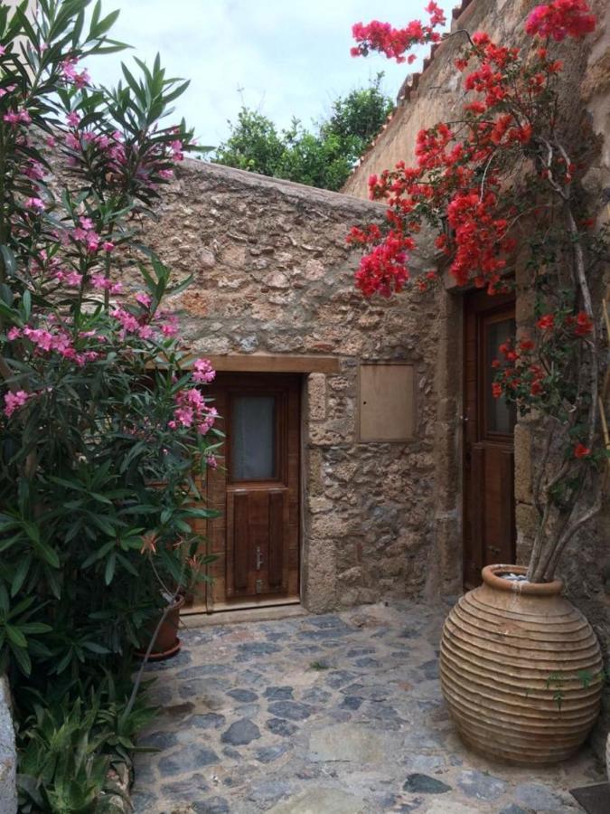 Athina Guesthouse Monemvasía Zewnętrze zdjęcie