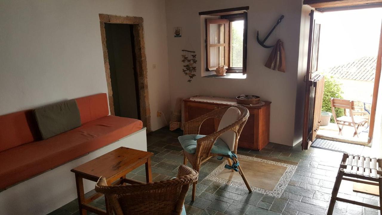 Athina Guesthouse Monemvasía Zewnętrze zdjęcie